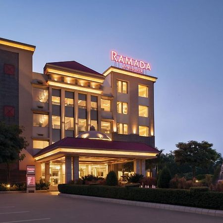 Ramada By Wyndham Varanasi Katesar Chandauli Exterior foto