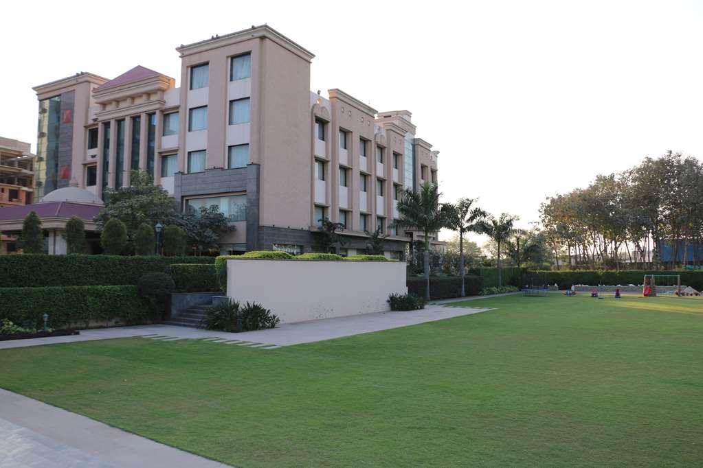 Ramada By Wyndham Varanasi Katesar Chandauli Facilidades foto