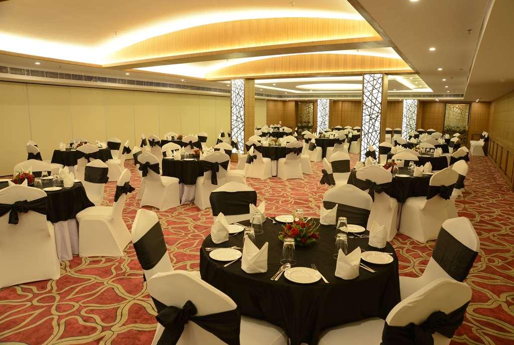 Ramada By Wyndham Varanasi Katesar Chandauli Facilidades foto